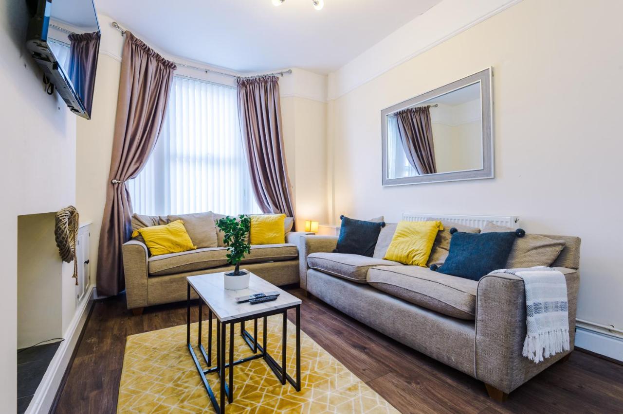 Finchley House Lovely House In Anfield, 2 Minutes Walk From The Stadium, Parking And Wifi Villa Liverpool Exterior photo